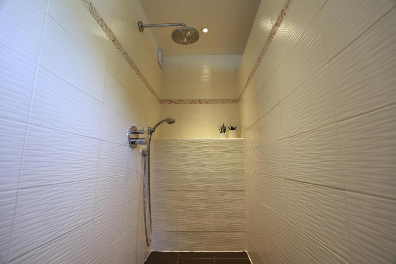 Aux Berges Du Bocq Villa Yvoir ภายนอก รูปภาพ